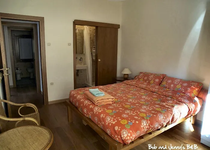 فندق مبيت وإفطار Bob And Jenny's *