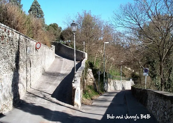 فندق مبيت وإفطار Bob And Jenny's