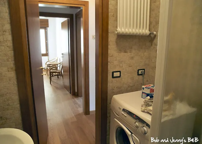 فندق مبيت وإفطار Bob And Jenny's فيتشنزا