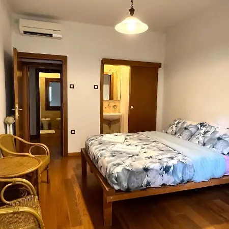 Bob And Jenny's Bed and breakfast *