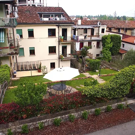 Bob And Jenny's Bed and breakfast