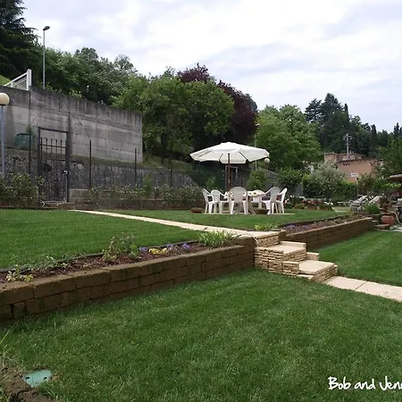 Bed and breakfast Bob And Jenny's