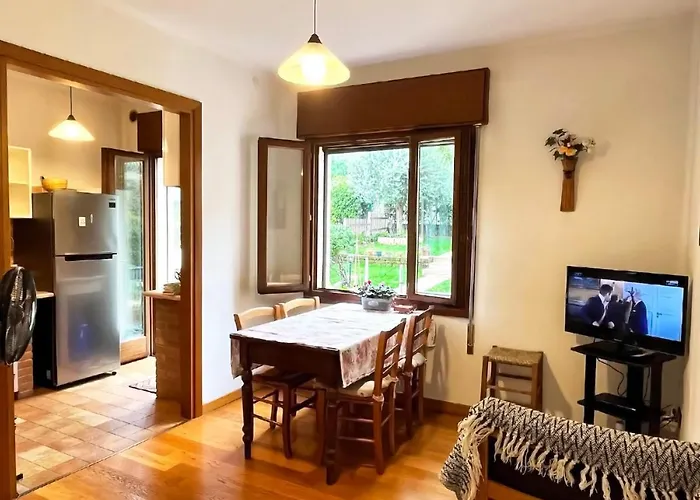 Bob And Jenny's Bed & Breakfast *